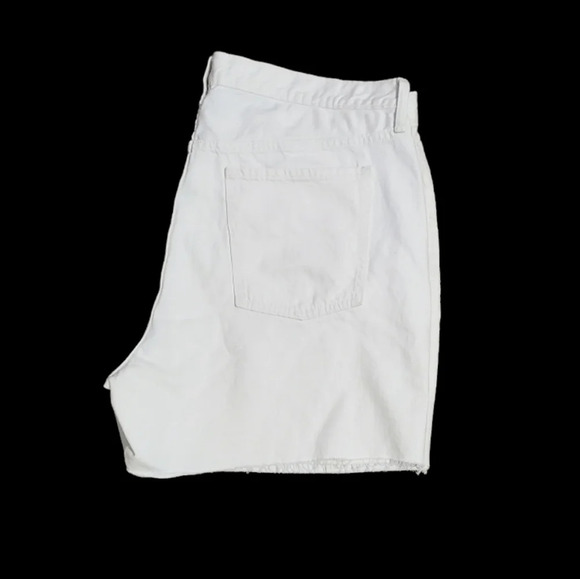 NWOT Old Navy Women's High Rise Slouchy Straight White Denim Shorts 18 - Picture 2 of 8